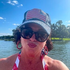 Meet your Posher, Jaenne'